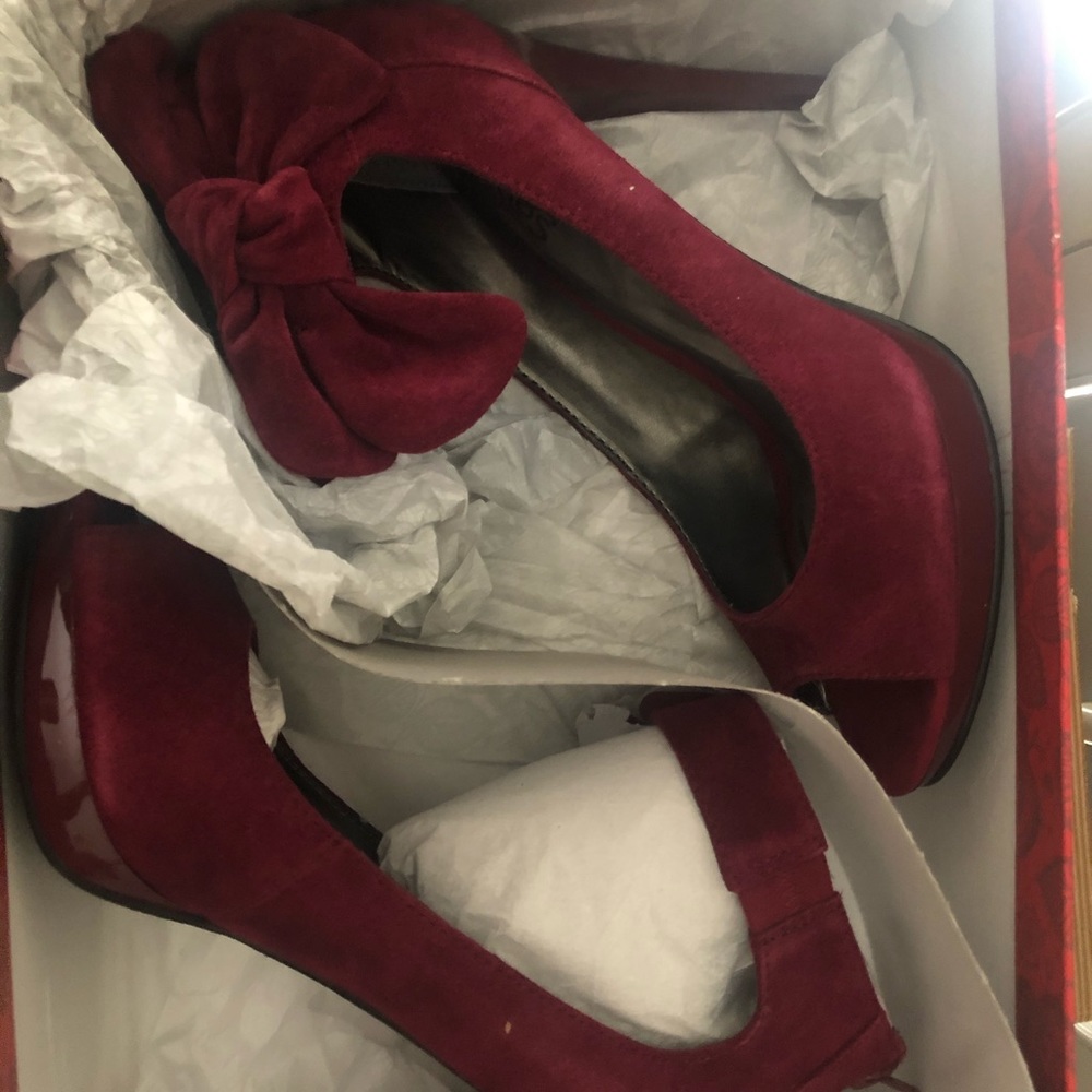 Ankle strap heals